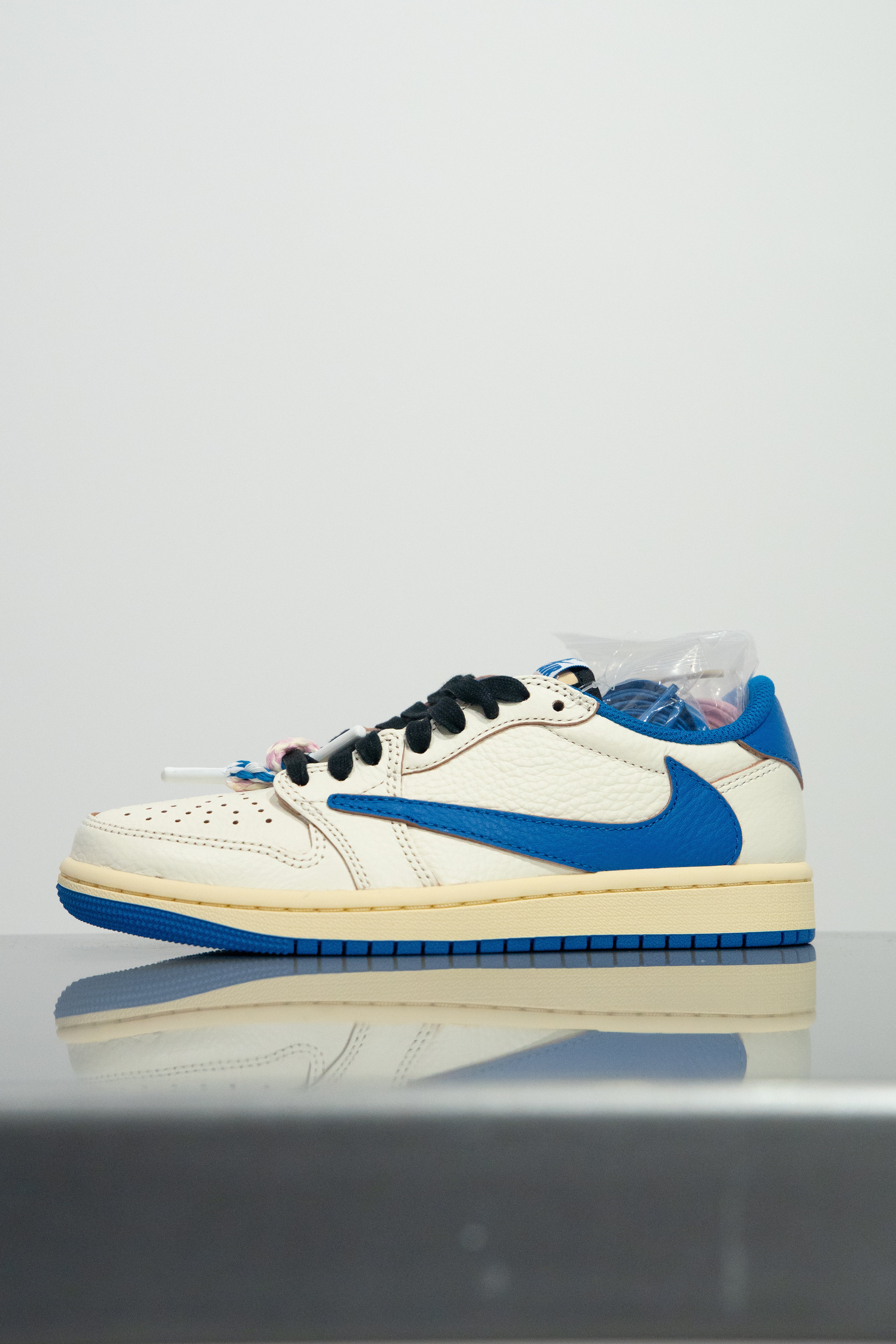 Jordan 1 Retro Low - Fragment x Travis Scott Sail Military Blue