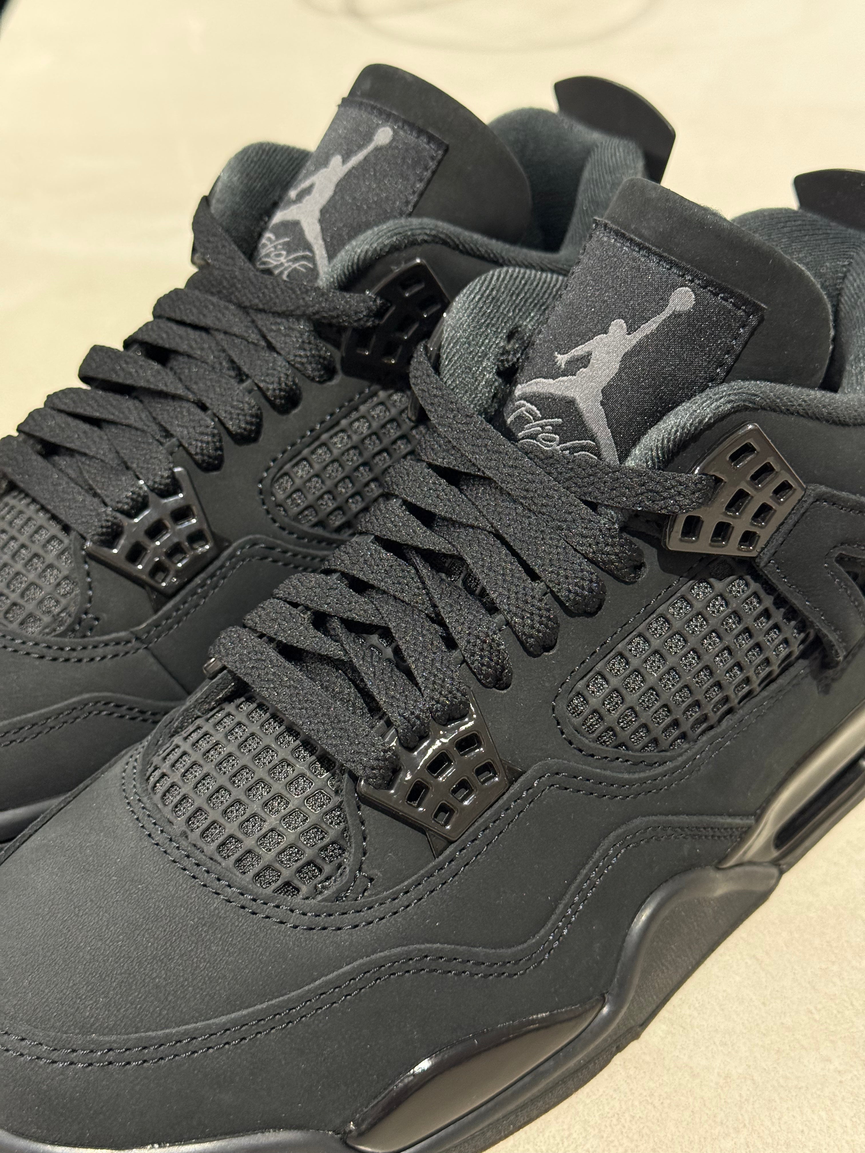 Nike Air Jordan 4 - Black Cat (2025)