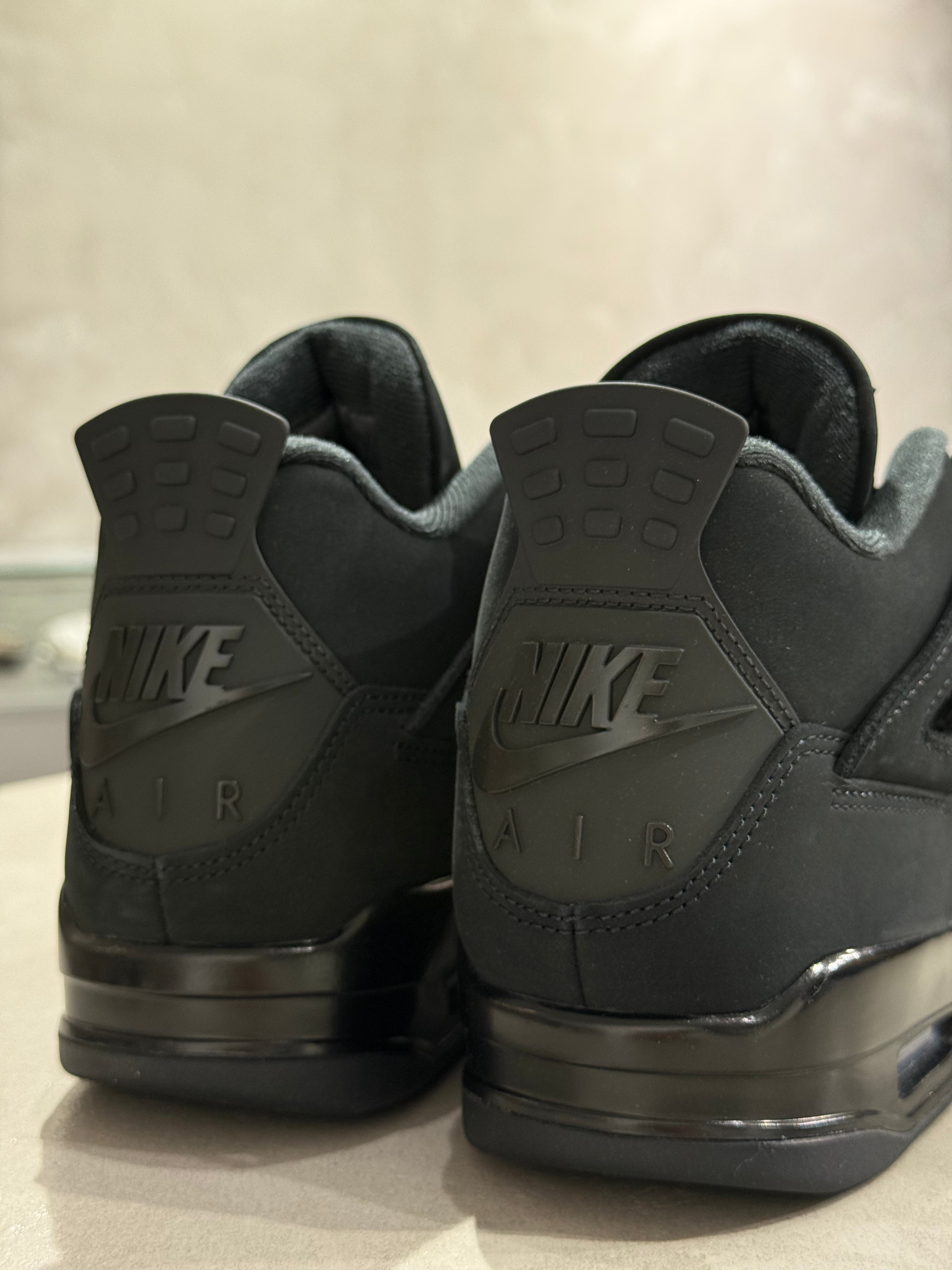 Nike Air Jordan 4 - Black Cat (2025)
