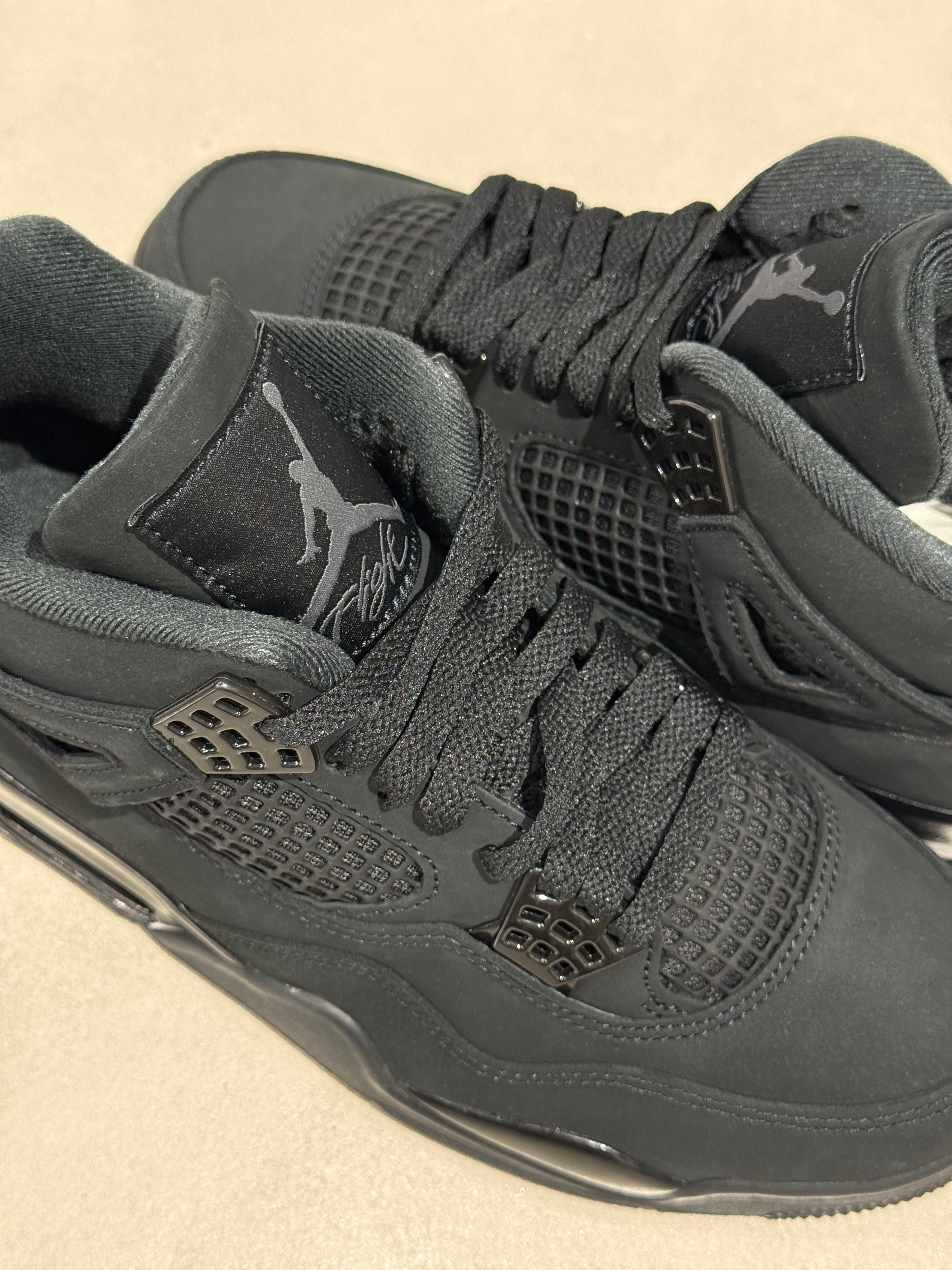 Nike Air Jordan 4 - Black Cat (2025)