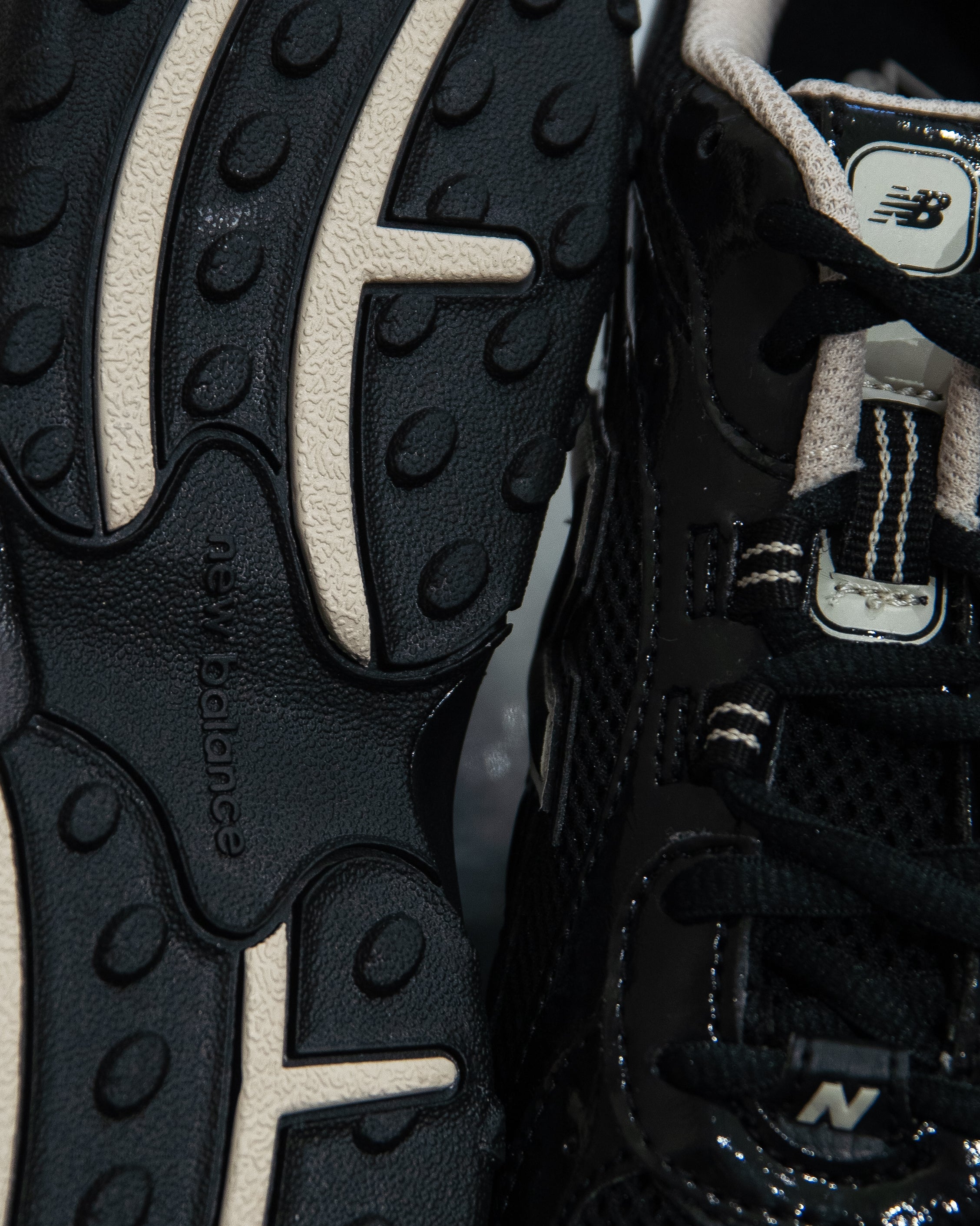 New Balance 204L - ‘Black Timberwolf’