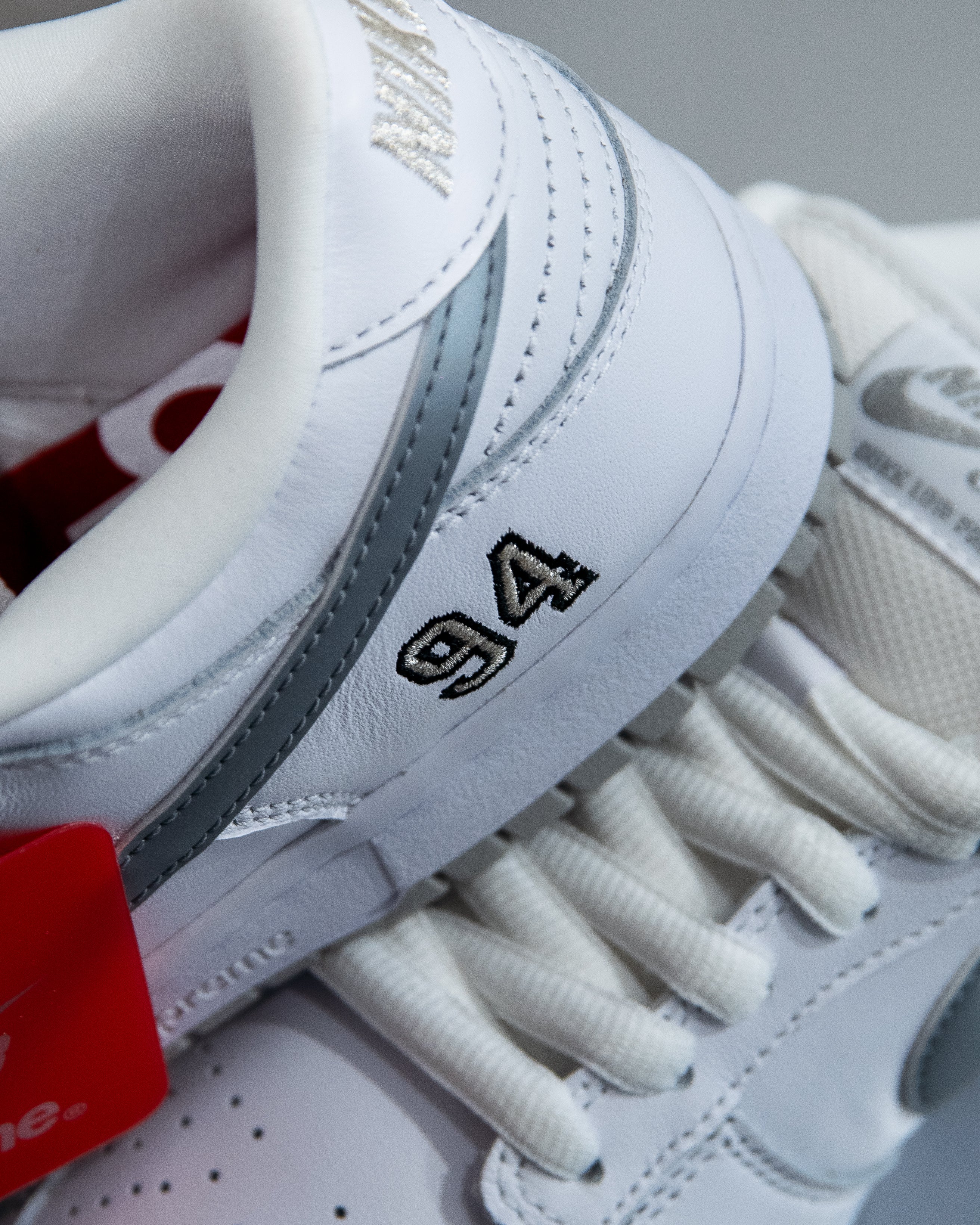 Nike SB Dunk Low ‘Supreme 94 White Metallic Silver’