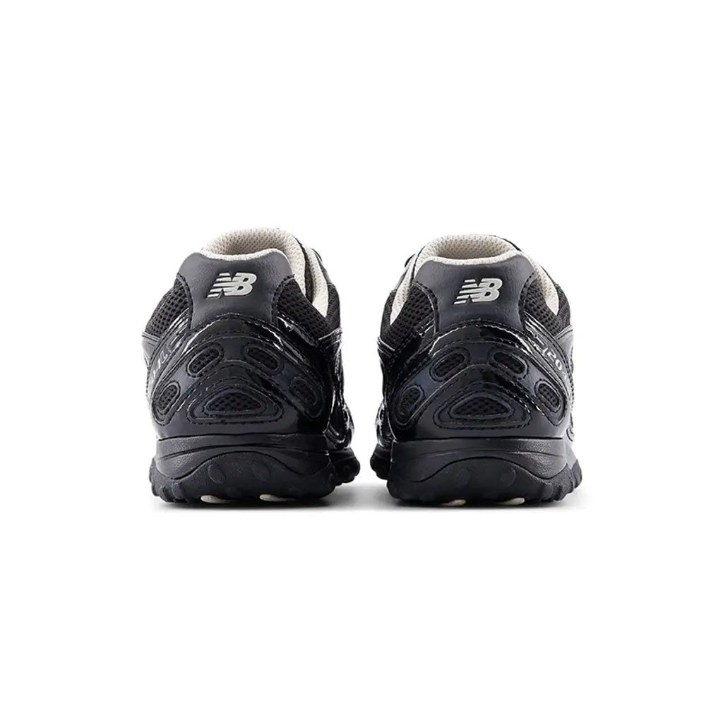 New Balance 204L ‘Black Timberwolf’