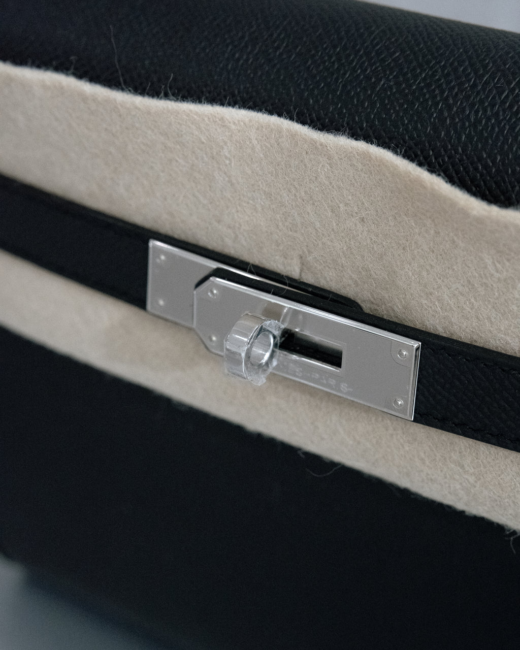 Hermes Kelly Dépêches leather clutch bag - Black