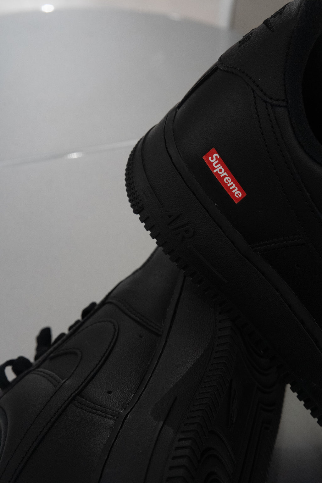 Supreme/Nike Air Force 1 Low - Black