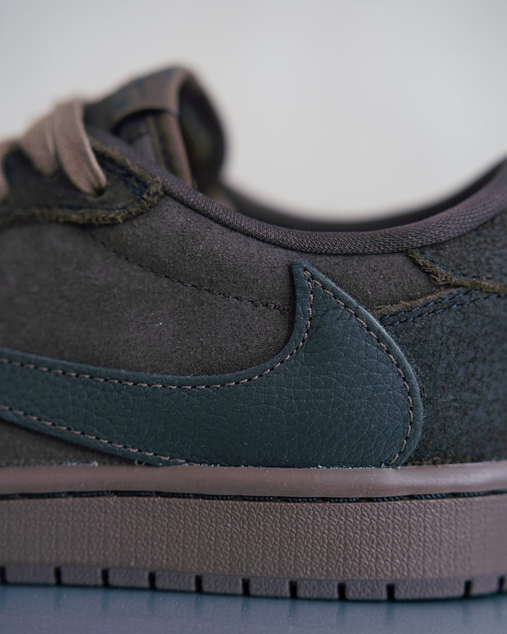 Jordan 1 Retro Low OG SP x Travis Scott - Velvet Brown/Dark Mocha