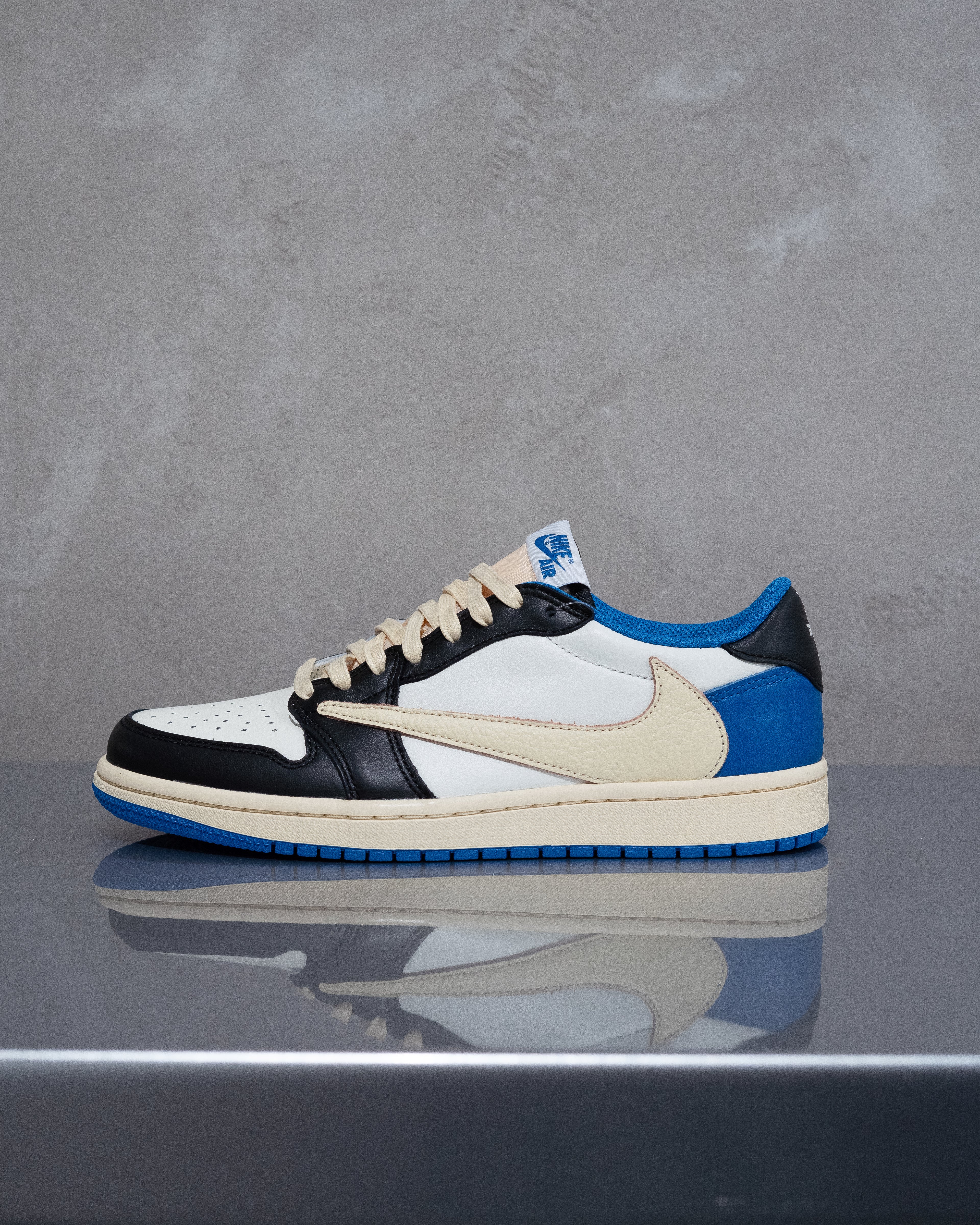 Jordan 1 Retro Low OG SP x Travis Scott - Fragment