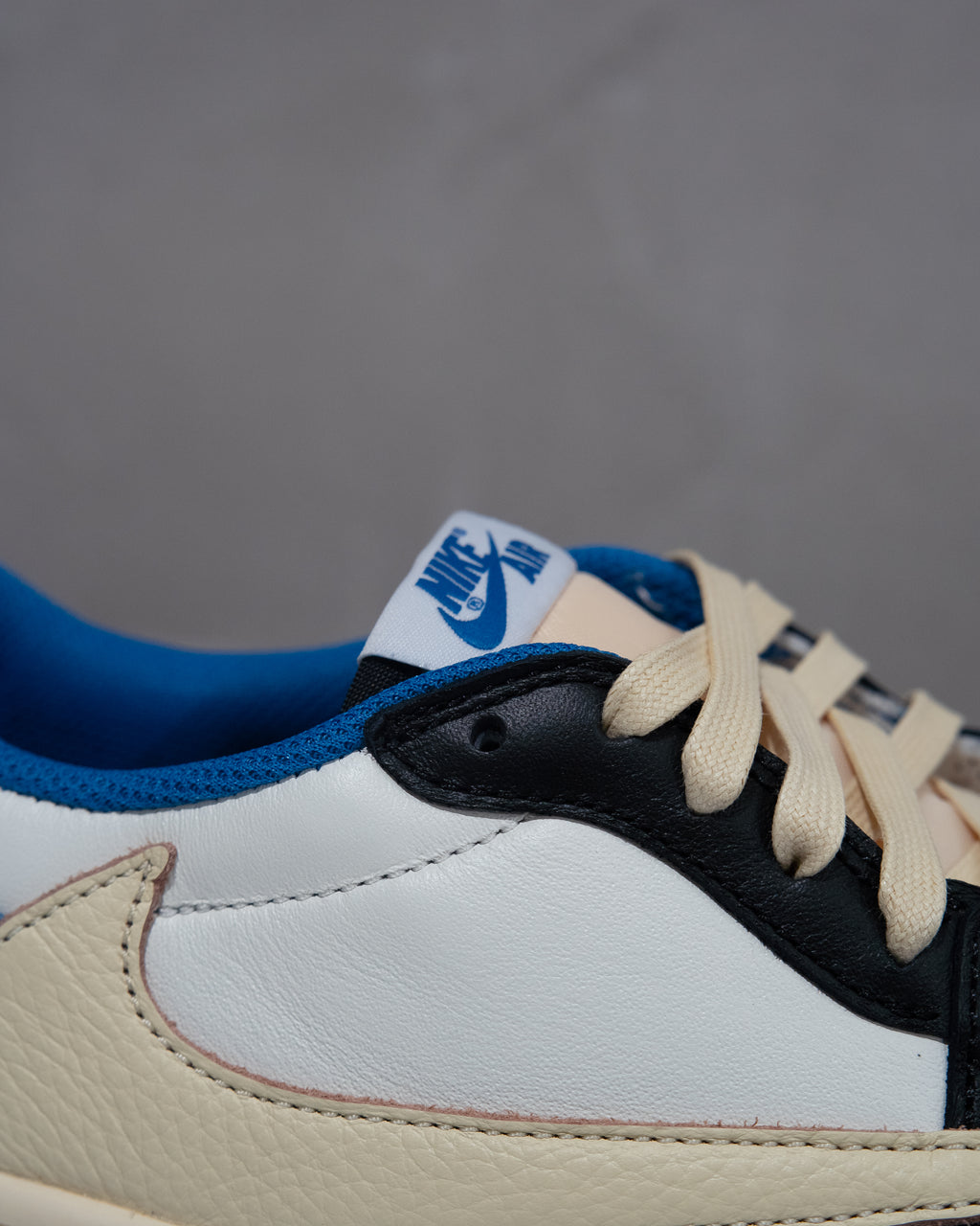 Jordan 1 Retro Low OG SP x Travis Scott - Fragment