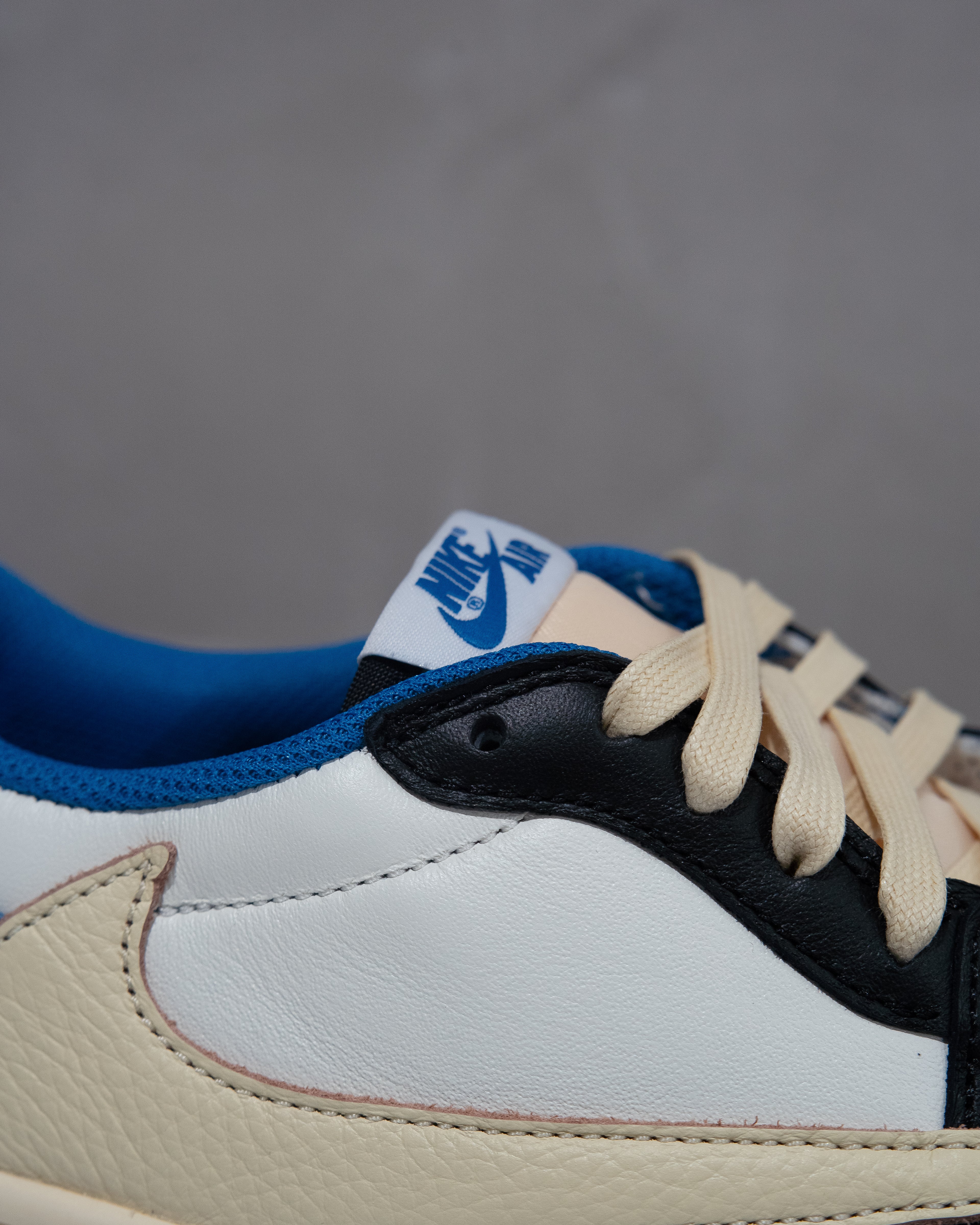 Jordan 1 Retro Low OG SP x Travis Scott - Fragment