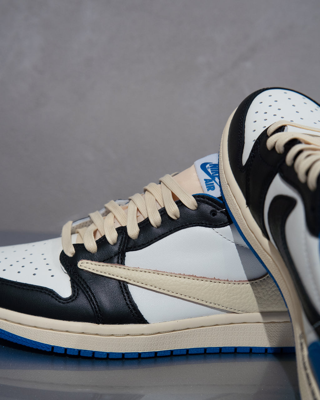 Jordan 1 Retro Low OG SP x Travis Scott - Fragment