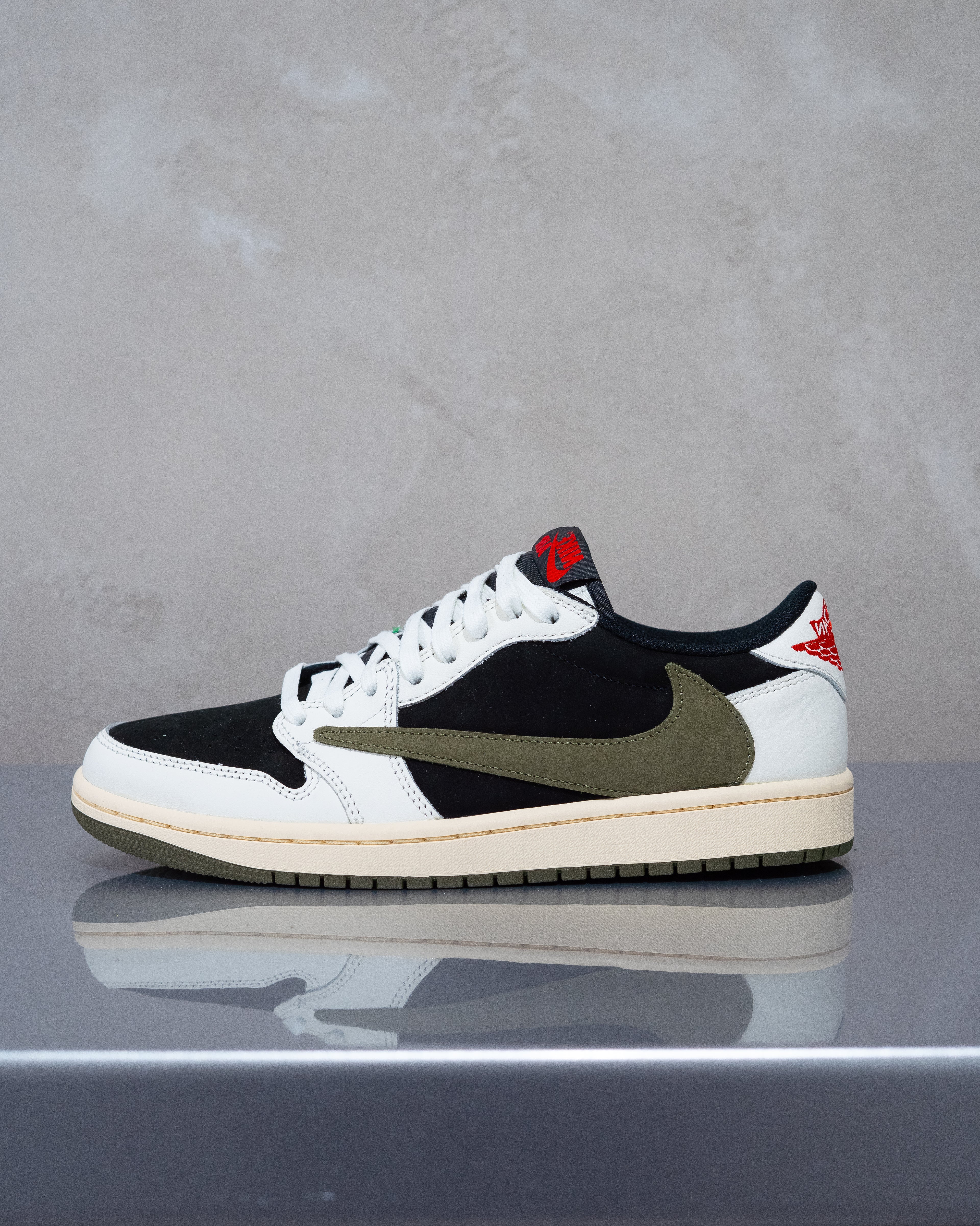 Jordan 1 Retro Low OG SP Travis Scott Olive (Women's)