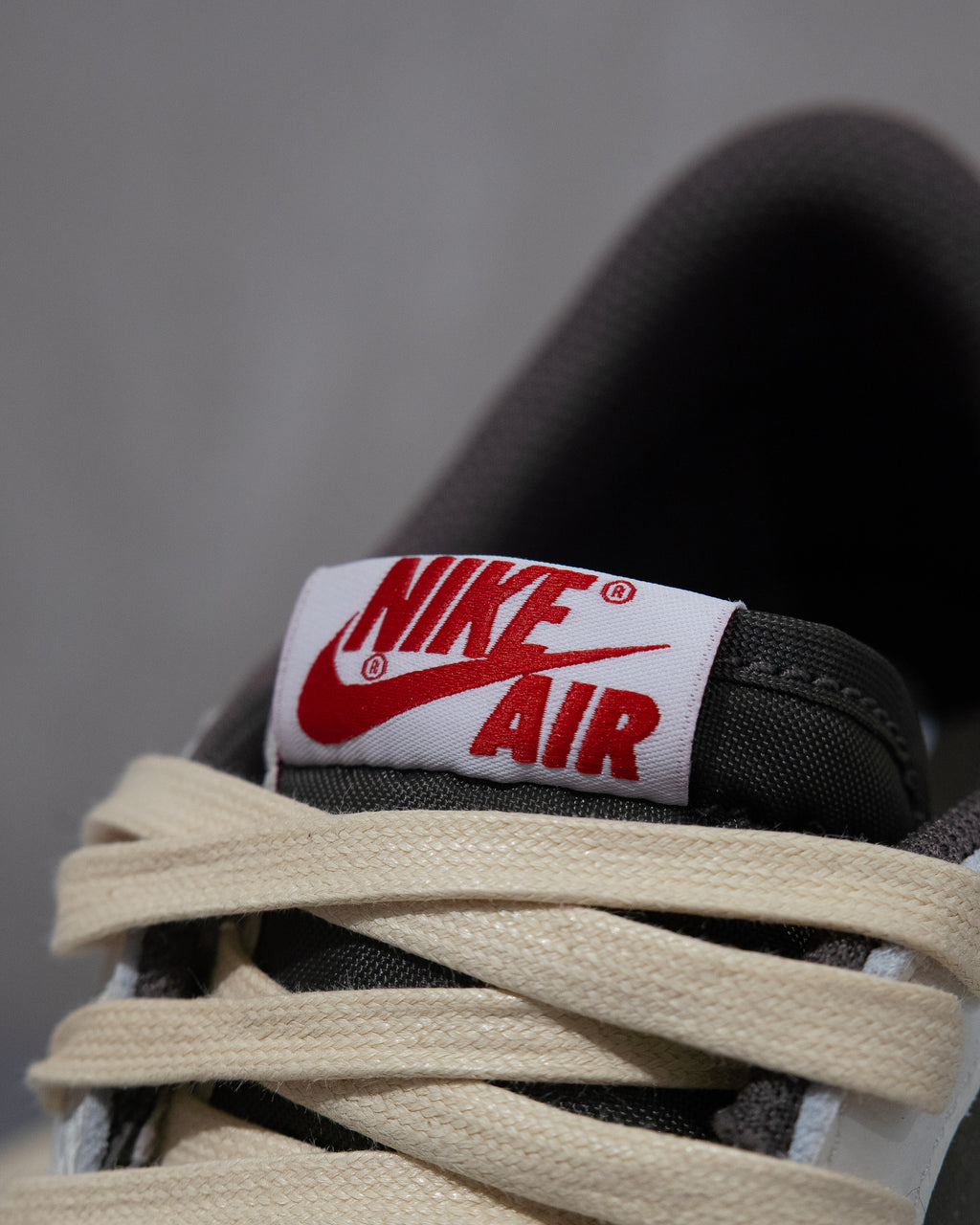 Jordan 1 Retro Low OG SP X Travis Scott - Reverse Mocha