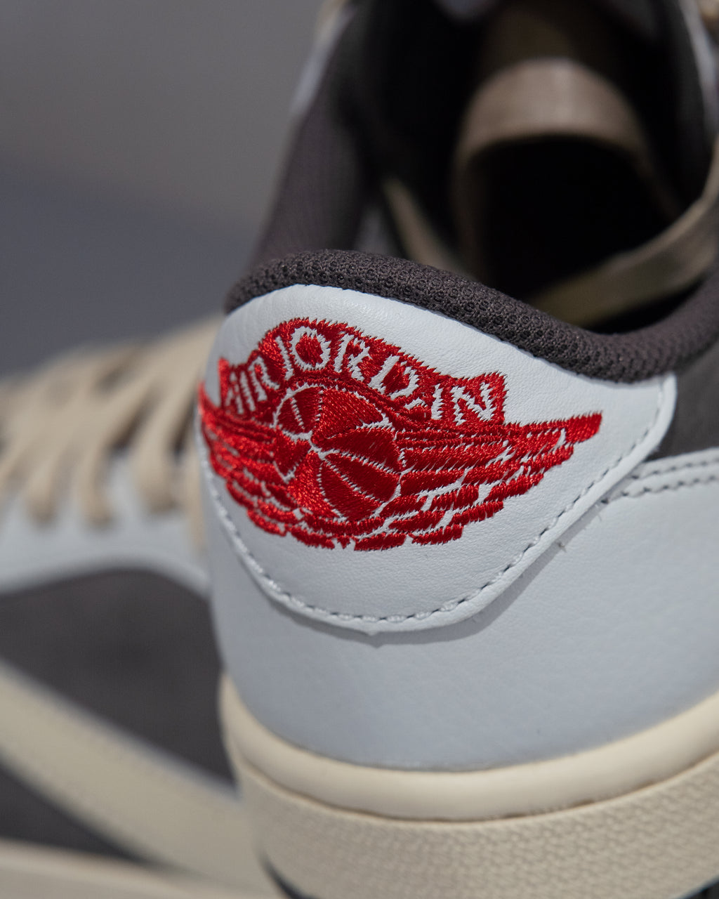 Jordan 1 Retro Low OG SP X Travis Scott - Reverse Mocha