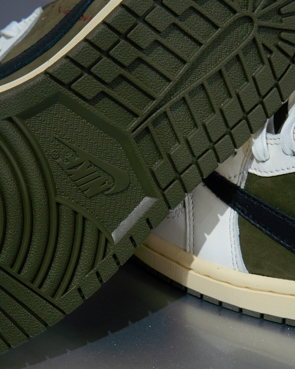 Jordan 1 Retro Low OG SP Travis Scott Medium Olive